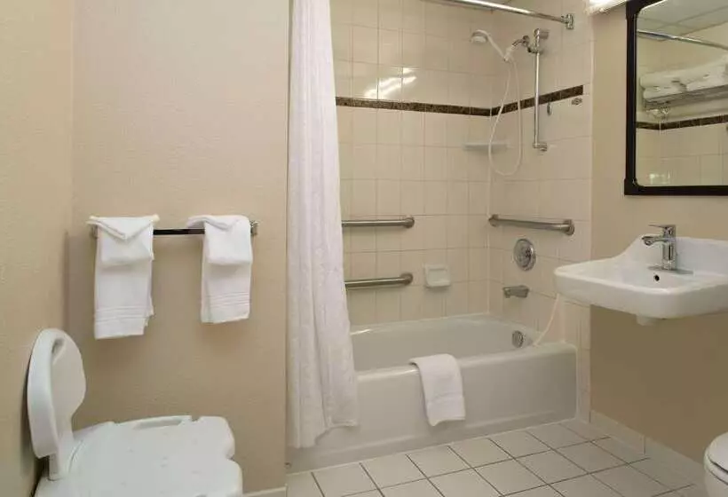 Otel Ramada By Wyndham Downtown Spokane