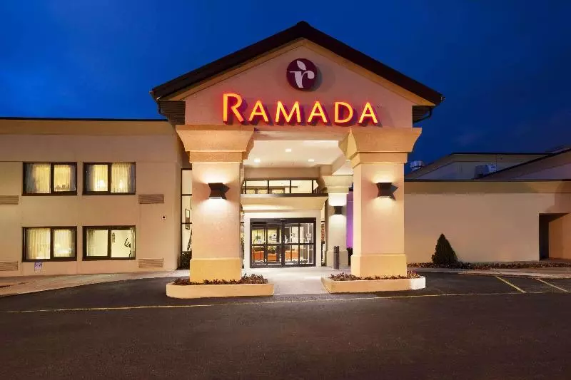 هتل Ramada By Wyndham Newark/wilmington