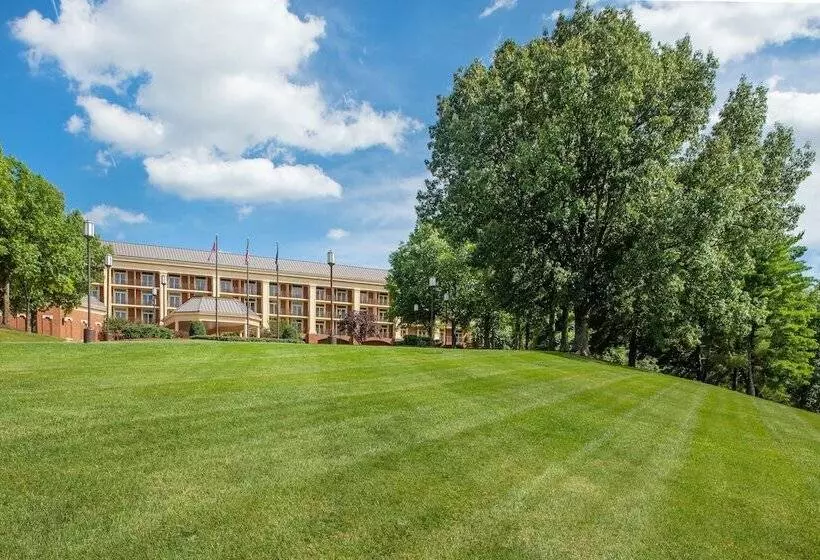 هتل Sheraton Music City Nashville Airport