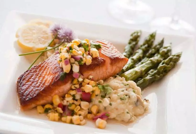 호텔 Sheraton Portsmouth Harborside