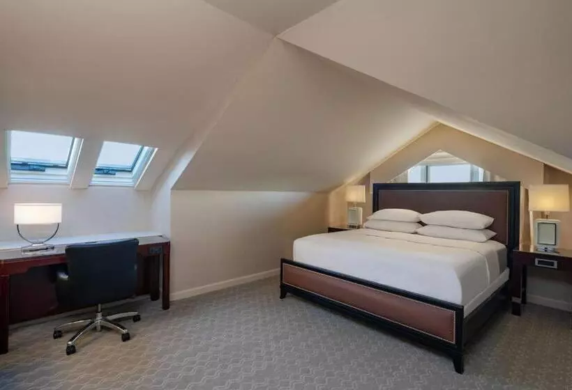 호텔 Sheraton Portsmouth Harborside