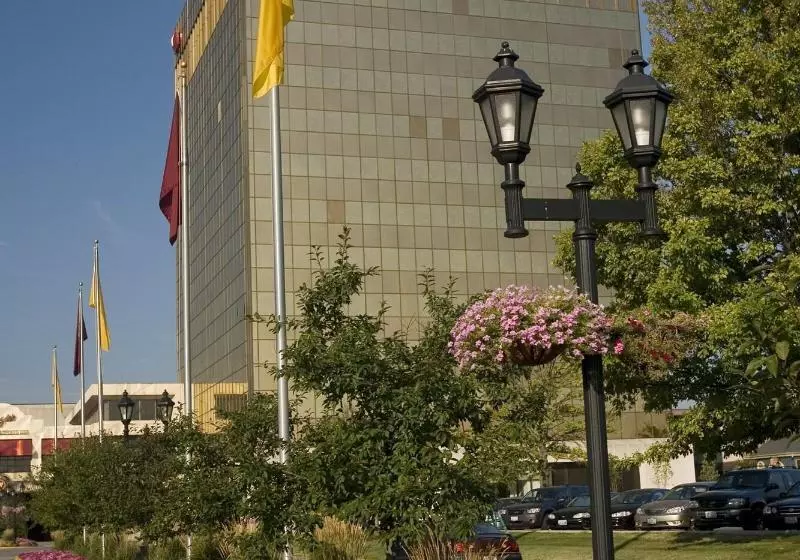 فندق Sheraton Westport Lakeside Chalet