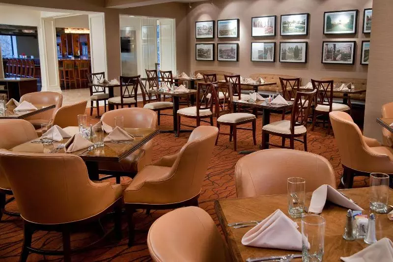 فندق Sheraton Westport Lakeside Chalet