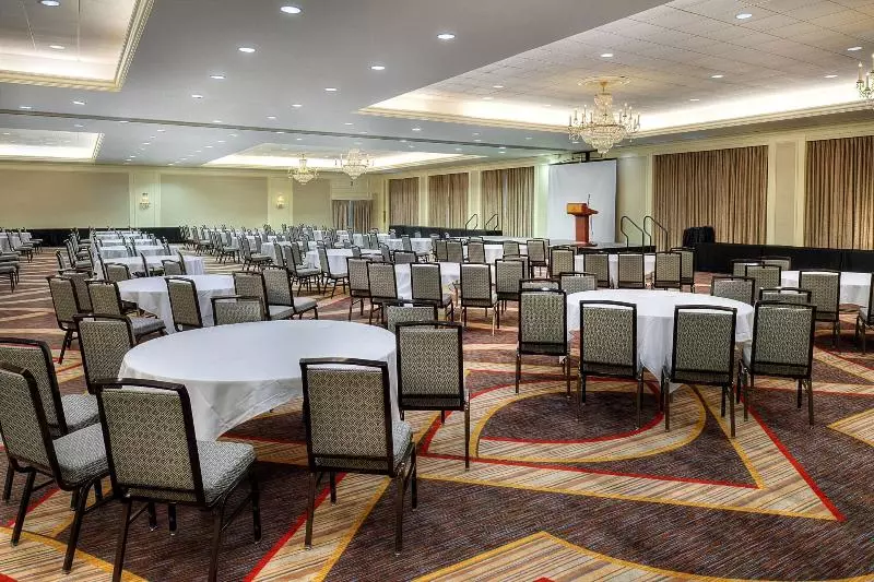 فندق Sheraton Westport Lakeside Chalet