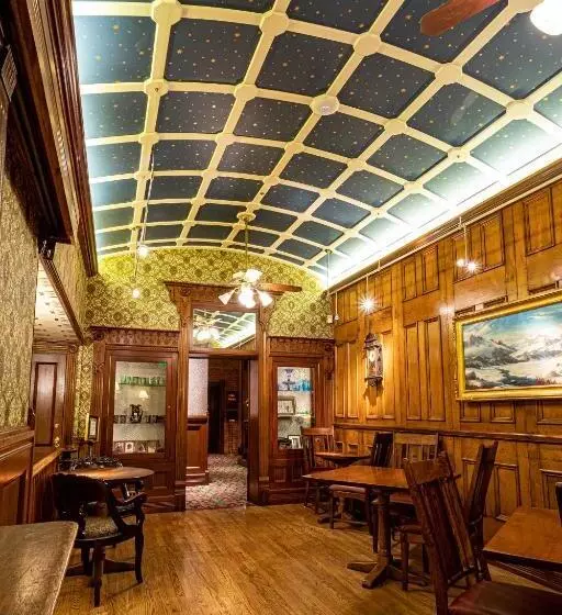 فندق Historic Strater