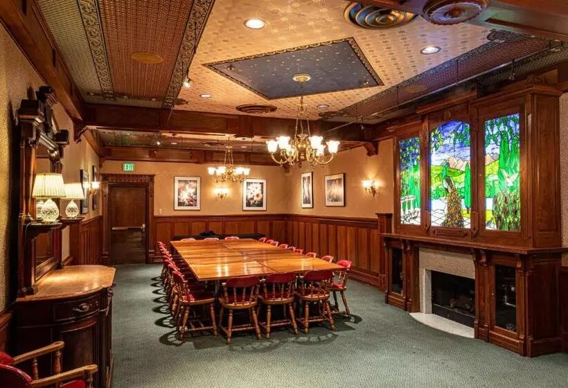 فندق Historic Strater