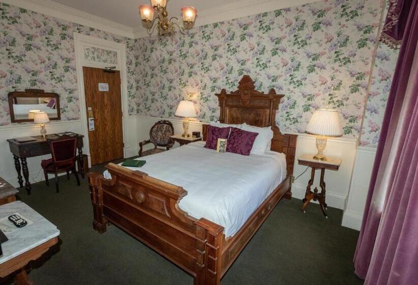 هتل Historic Strater