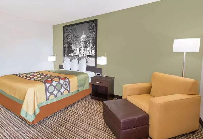 فندق Super 8 By Wyndham Madison South