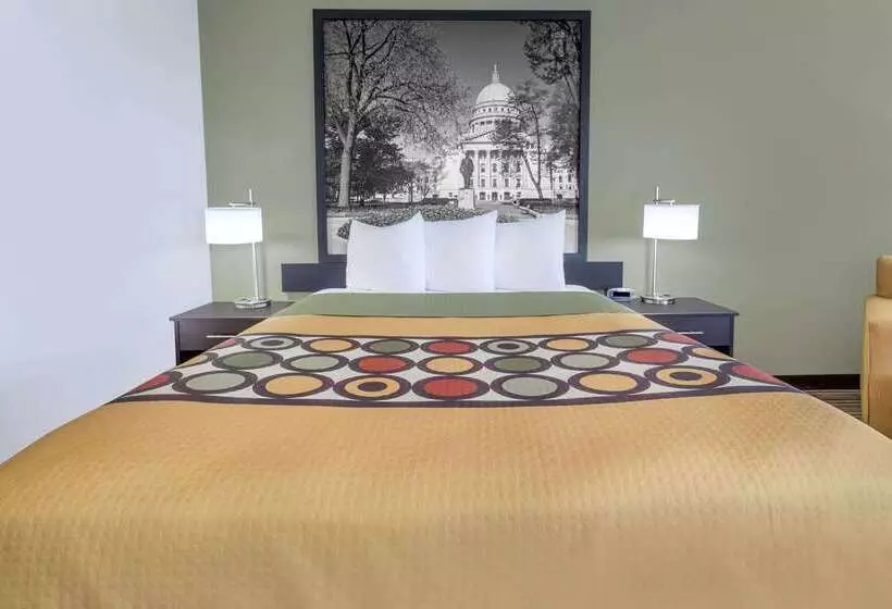 فندق Super 8 By Wyndham Madison South