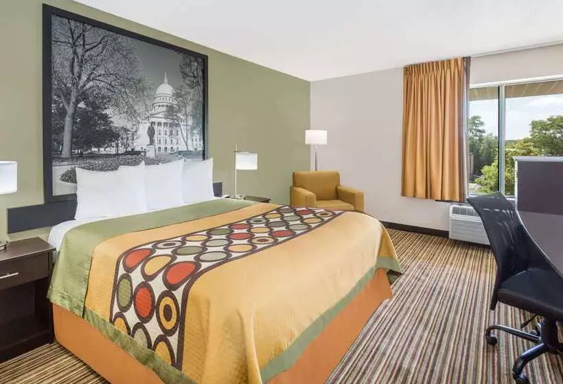 فندق Super 8 By Wyndham Madison South