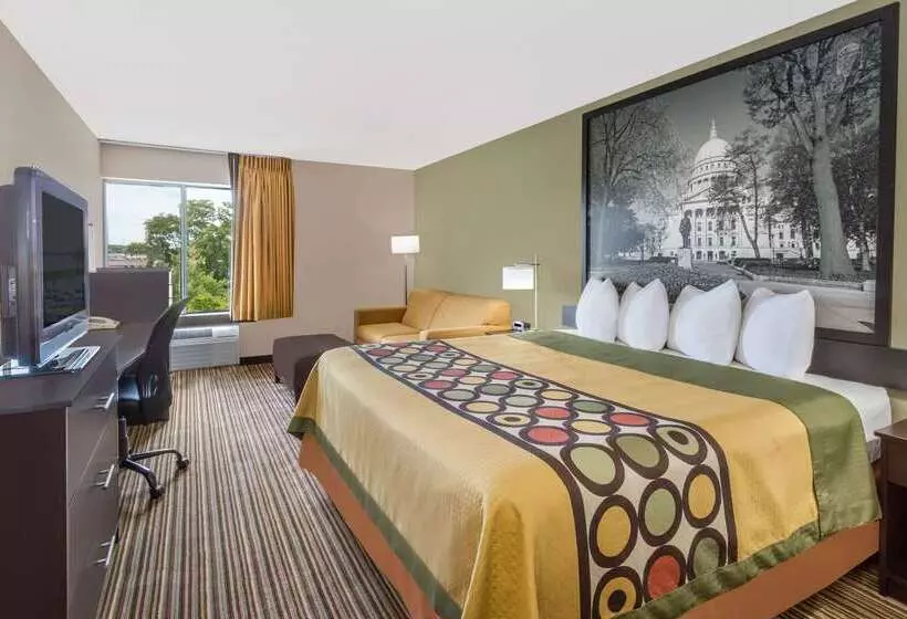 فندق Super 8 By Wyndham Madison South