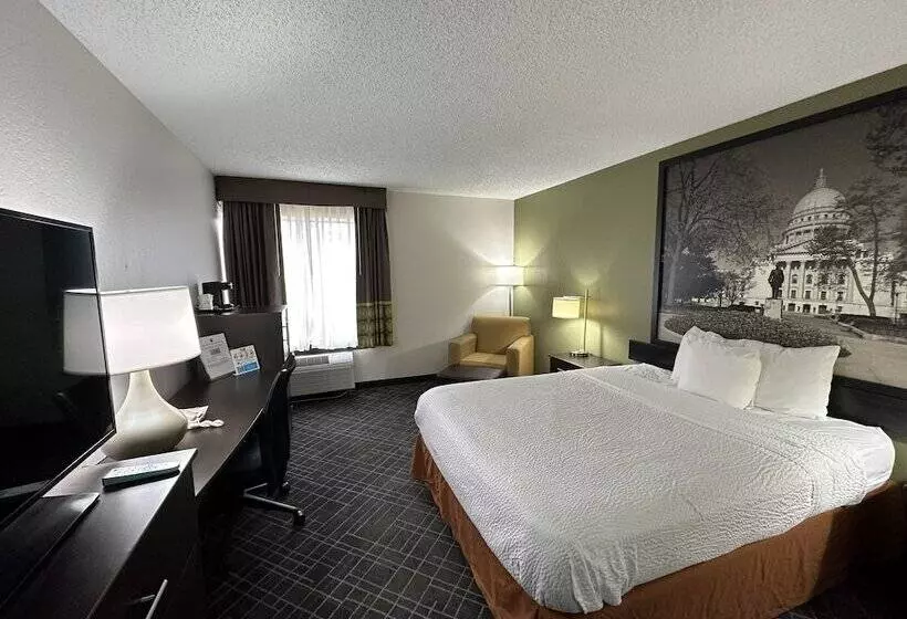 فندق Super 8 By Wyndham Madison South