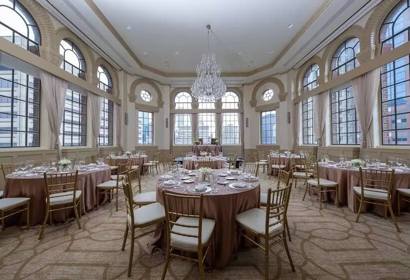 בית מלון כפרי Warwick Allerton  Chicago