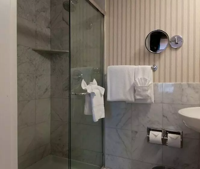 בית מלון כפרי Warwick Allerton  Chicago