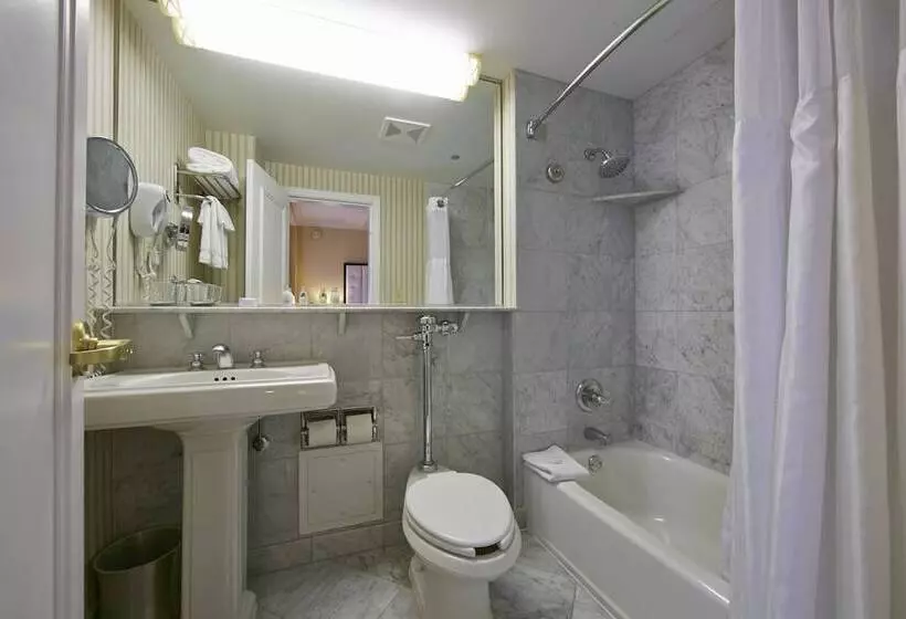 בית מלון כפרי Warwick Allerton  Chicago