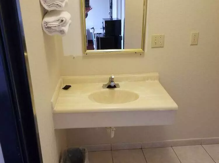 فندق على الطريق Americas Stay Inn Leavenworth