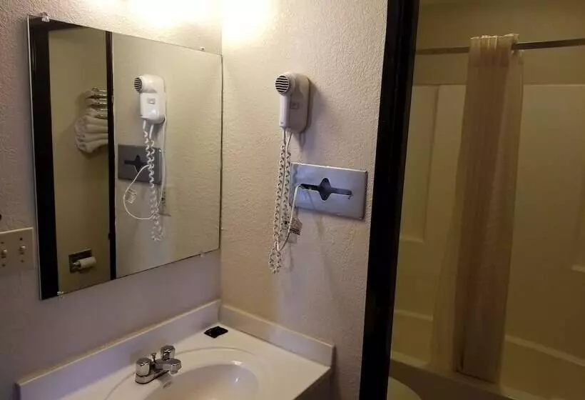 فندق على الطريق Americas Stay Inn Leavenworth