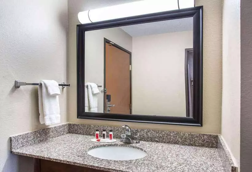 فندق على الطريق Baymont By Wyndham Joliet