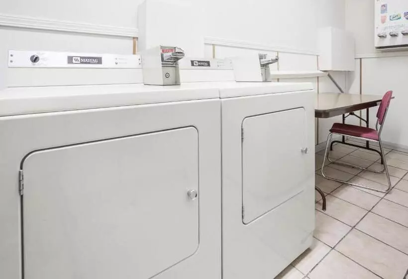 مُتل Grizzly Inn