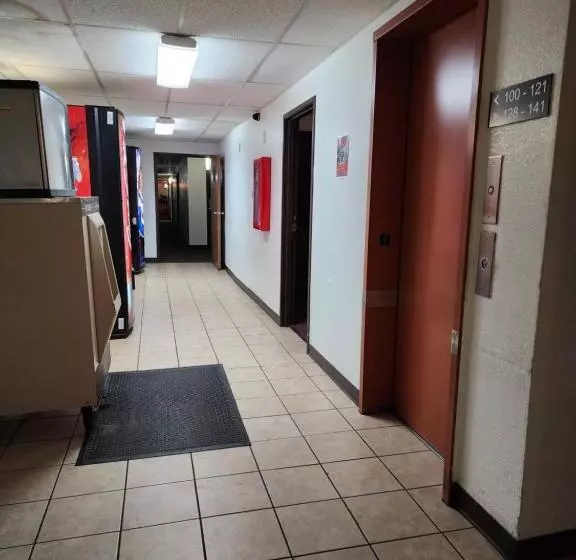 مُتل Grizzly Inn