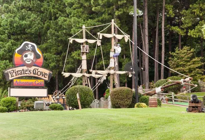 مُتل Super 8 By Wyndham Hot Springs