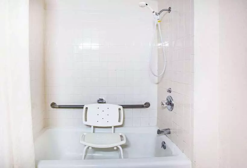 مُتل Super 8 By Wyndham Hot Springs