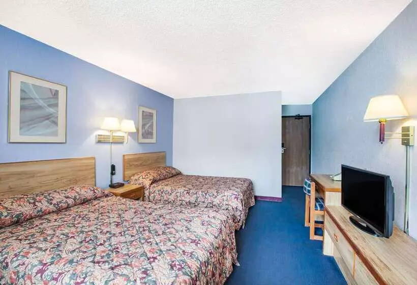 مُتل Super 8 By Wyndham Hot Springs