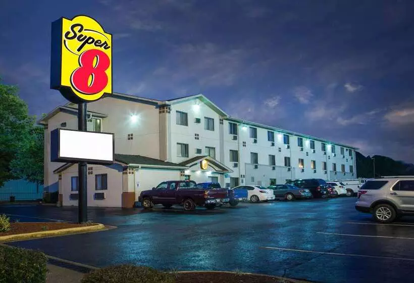 مُتل Super 8 By Wyndham Hot Springs