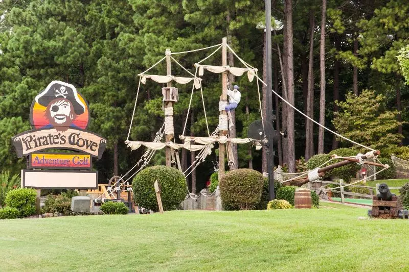 مُتل Super 8 By Wyndham Hot Springs