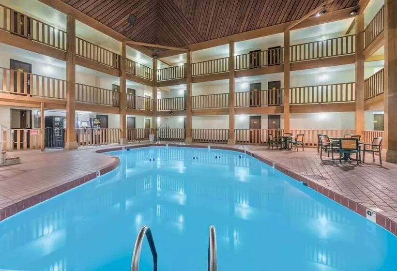 فندق على الطريق Super 8 By Wyndham Spearfish