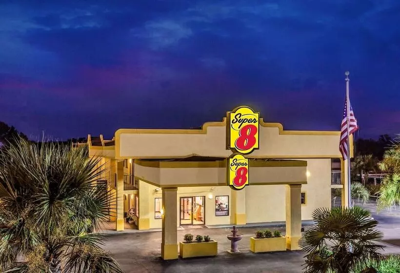 فندق على الطريق Super 8 By Wyndham Stockbridge