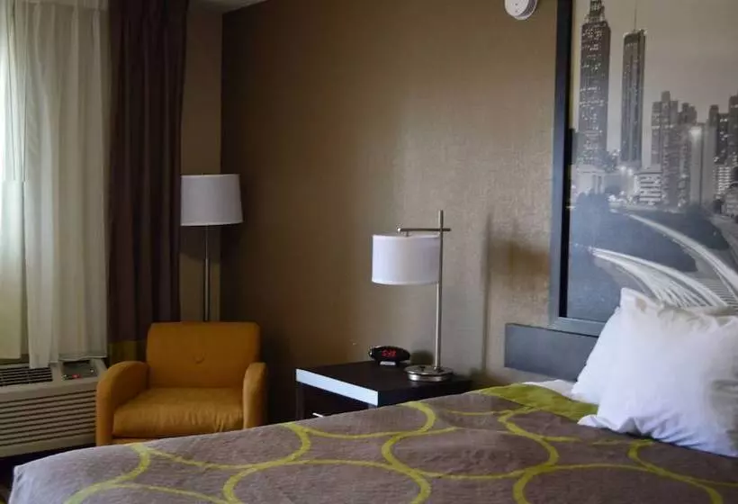 فندق على الطريق Super 8 By Wyndham Stockbridge