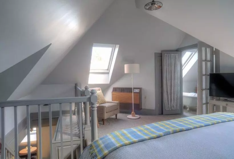 The Hotel Portsmouth Downtown