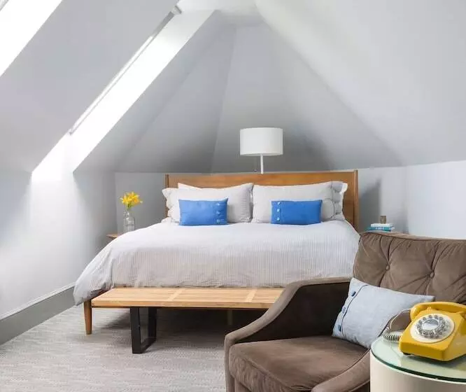 The Hotel Portsmouth Downtown