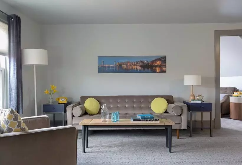 The Hotel Portsmouth Downtown