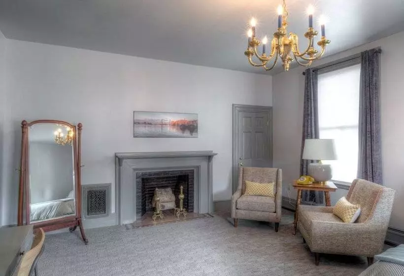 The Hotel Portsmouth Downtown