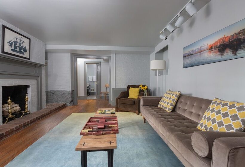 The Hotel Portsmouth Downtown