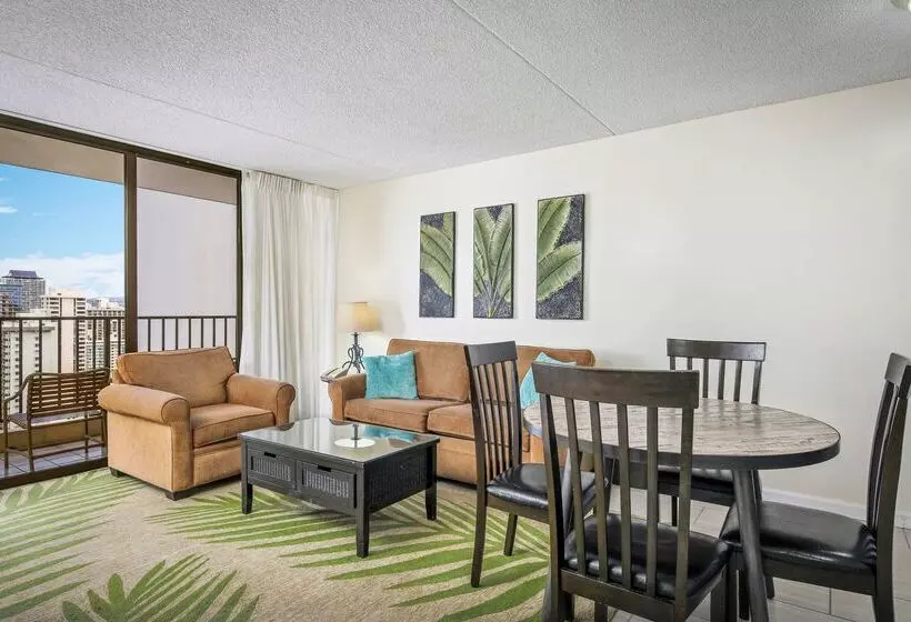 فندق Aston At The Waikiki Banyan