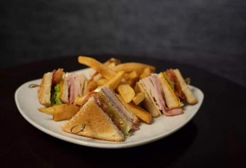 Delta Hotels By Marriott Toledo