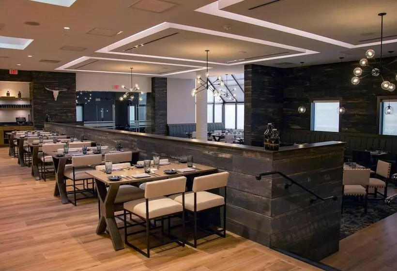 Doubletree By Hilton Hotel Wichita Airport