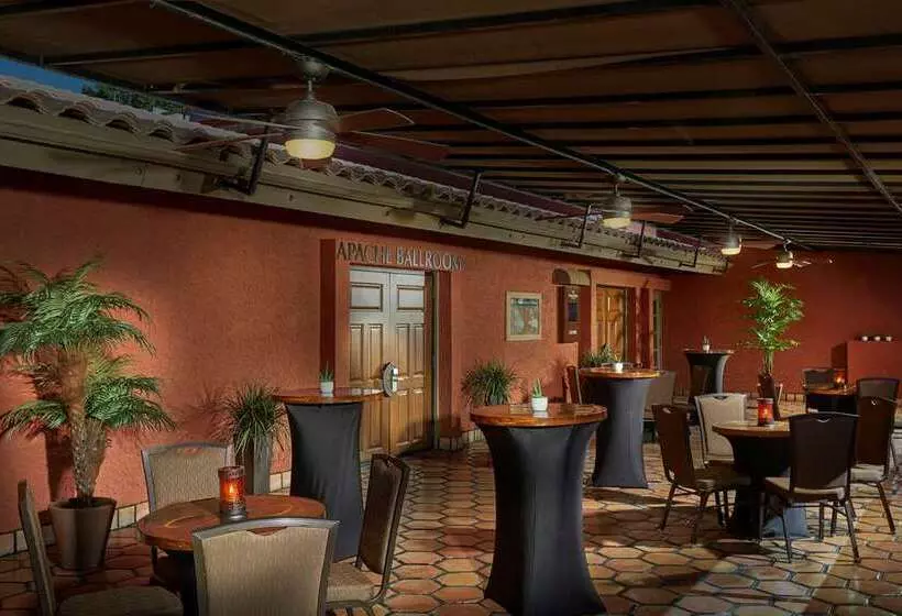 Отель Hilton Phoenix Resort At The Peak