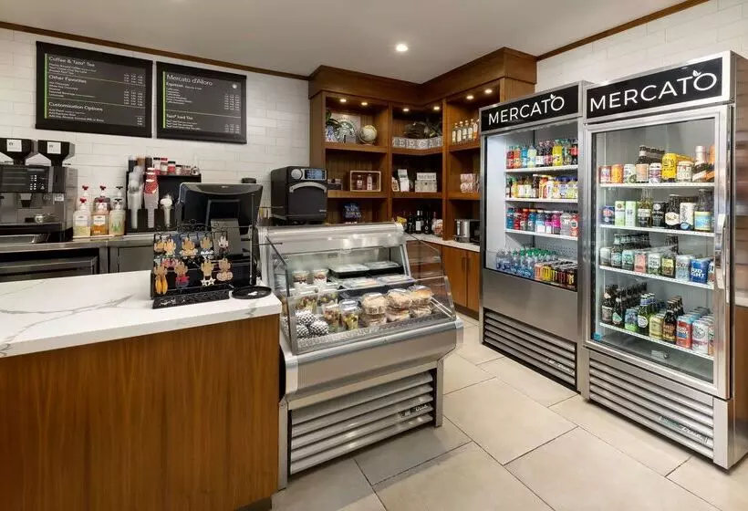 هتل Hilton Tucson East