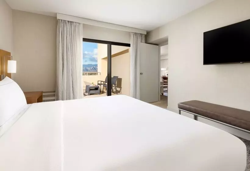 هتل Hilton Tucson East