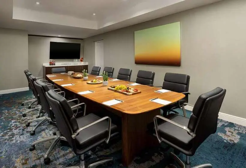 ホテル Hilton Tucson East