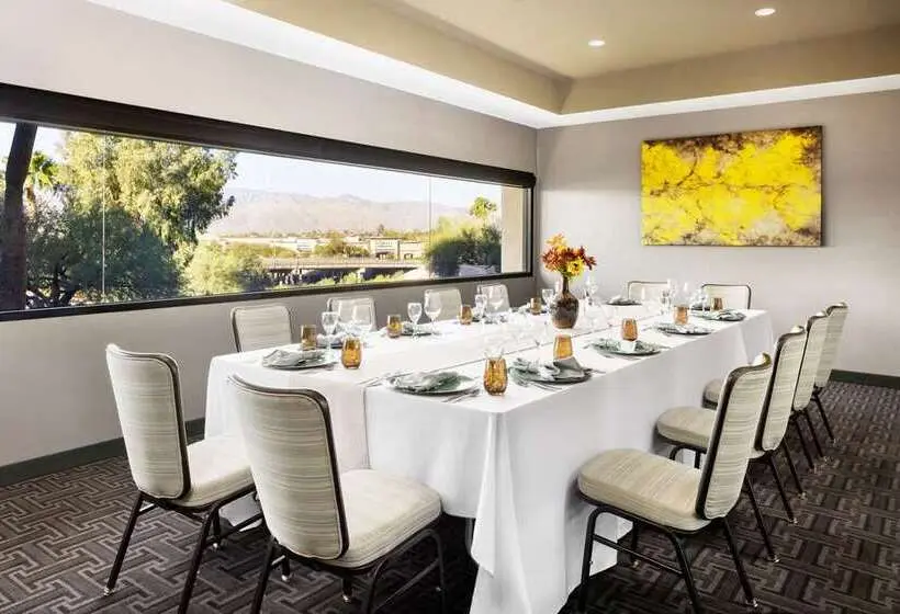 ホテル Hilton Tucson East