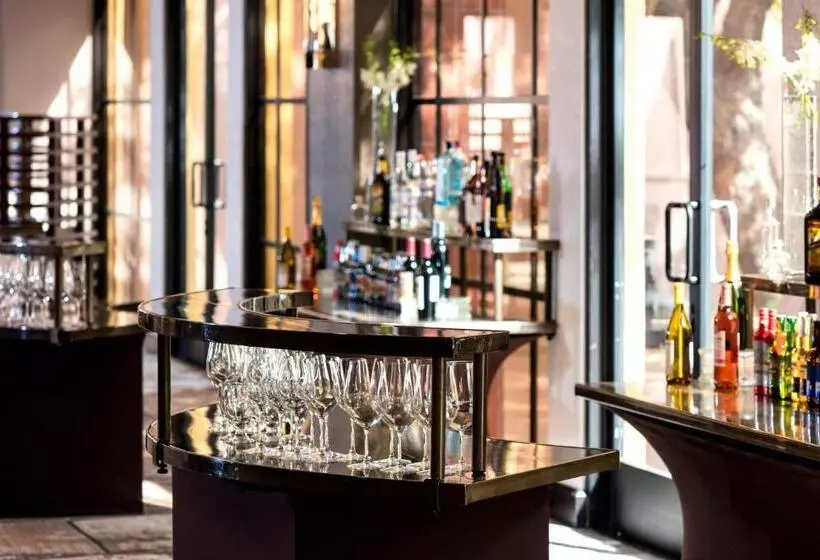 ホテル Renaissance Palm Springs