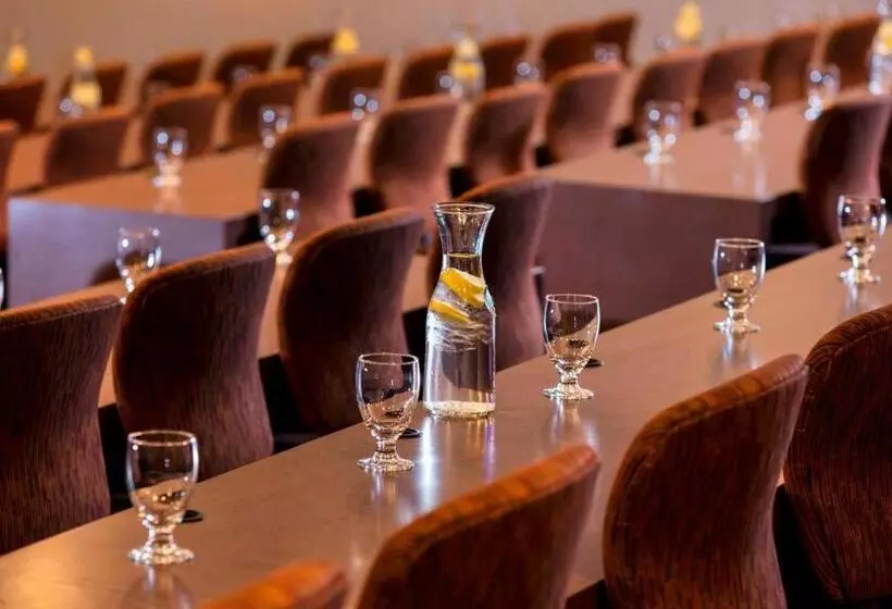 ホテル Renaissance Palm Springs