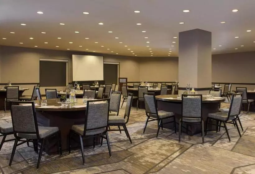 ホテル Renaissance Palm Springs