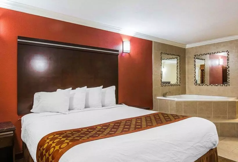 فندق Rodeway Inn & Suites Corona