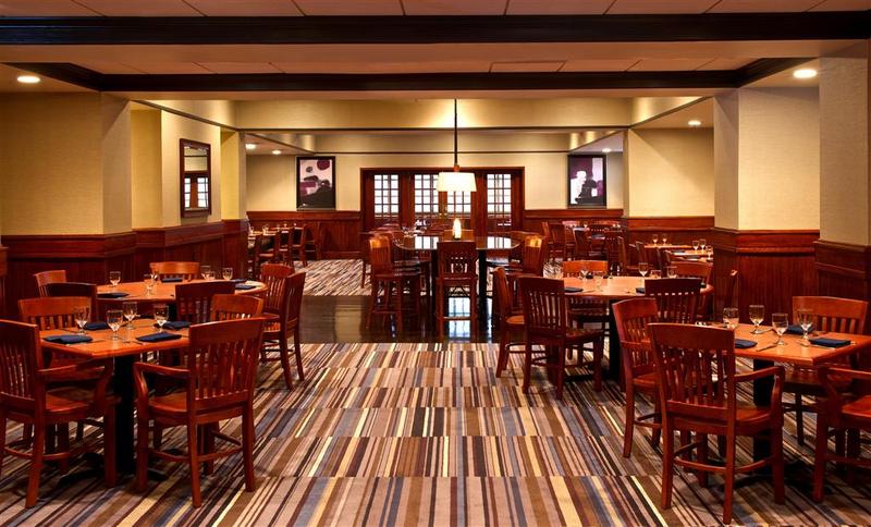 Отель Sheraton Bucks County Langhorne